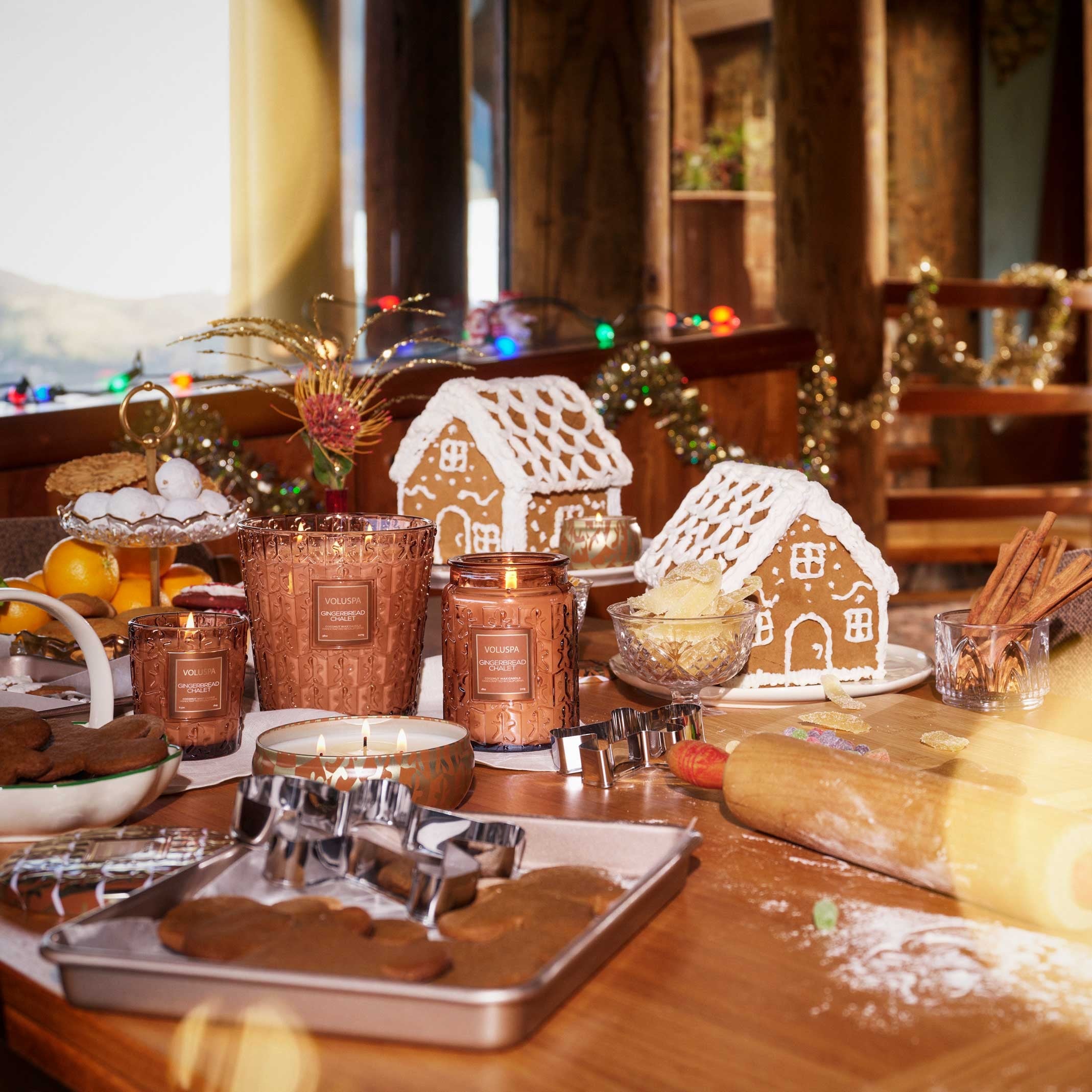 Bougie verre Large Jar Gingerbread Chalet 510g, Voluspa, visuel 3