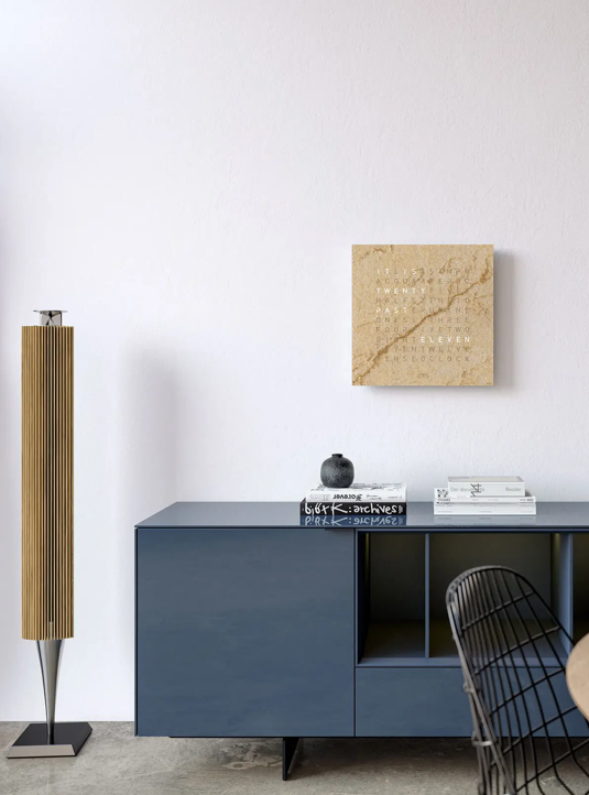 Horloge Earth 45 boitier blanc - façade Creator's Edition Desert, Qlocktwo, visuel 9