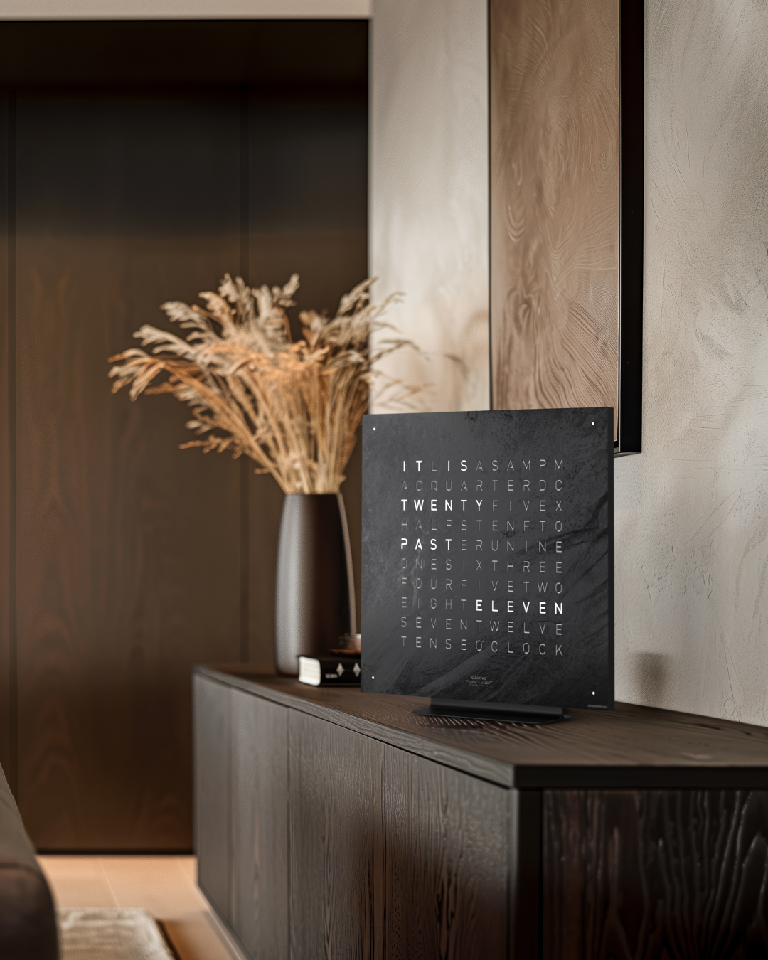 Horloge Earth 45 boitier noir - façade Creator's Edition Metamorphite, Qlocktwo, visuel 3