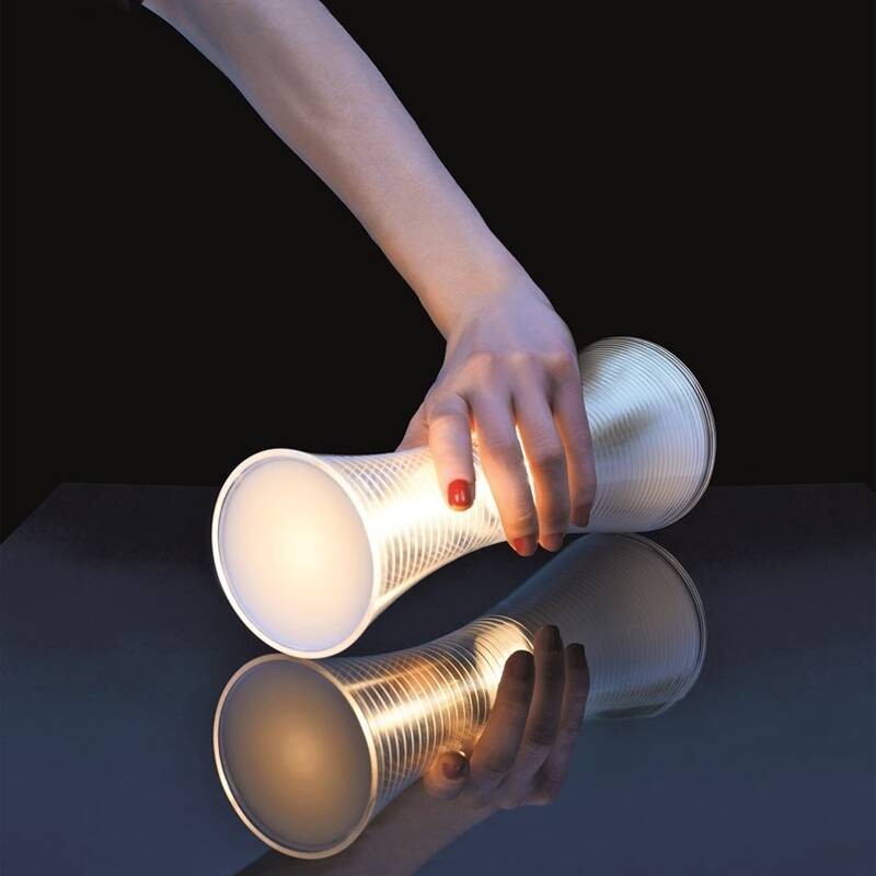 Lampe à poser rechargeable Come Together, Artemide, visuel 2