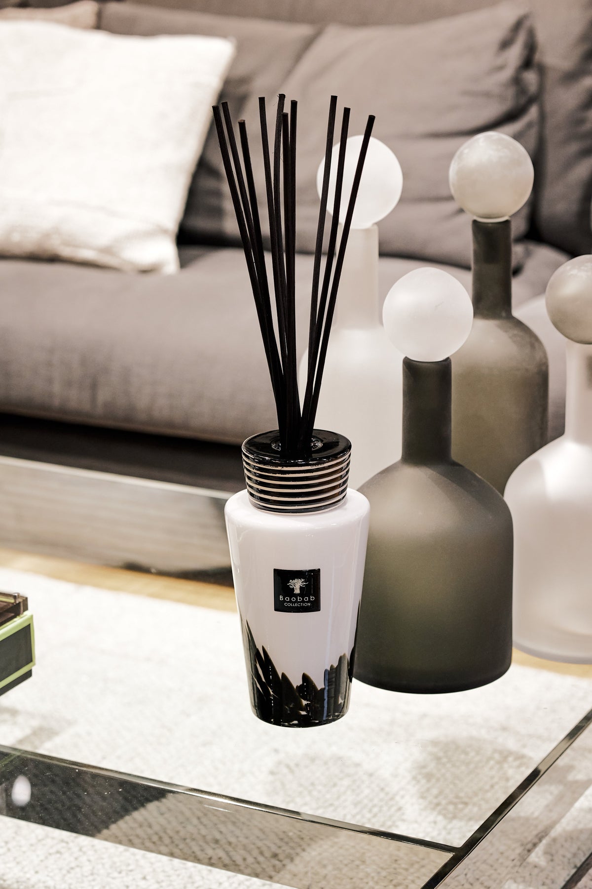 TOTEM Feathers Black, Baobab Collection, visuel 4