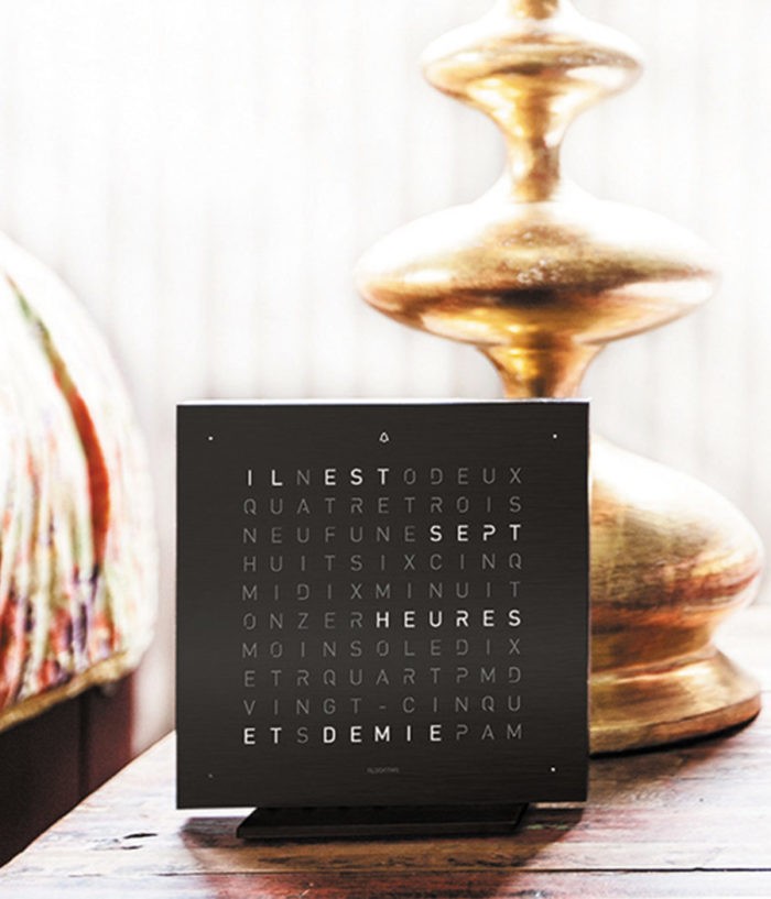 Façade Deep Black pour horloge de table Earth 13,5, Qlocktwo, visuel 4
