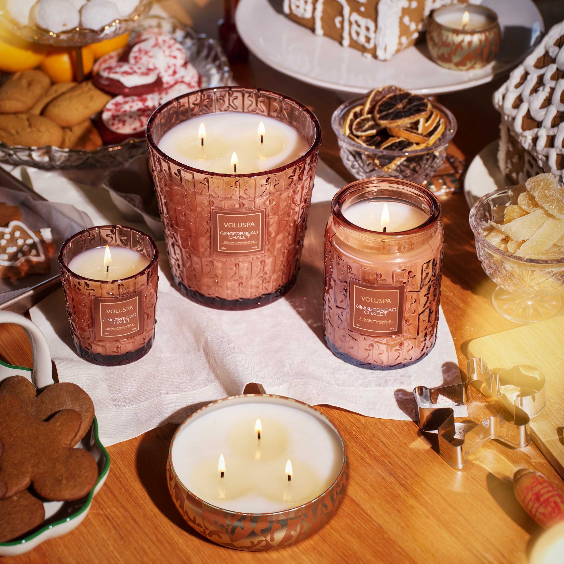 Bougie verre Large Jar Gingerbread Chalet 510g, Voluspa, visuel 4