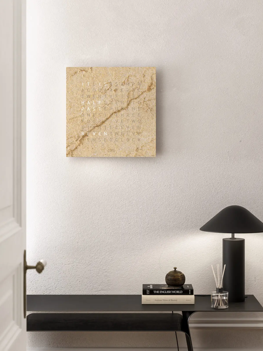 Horloge Earth 45 boitier blanc - façade Creator's Edition Desert, Qlocktwo, visuel 8