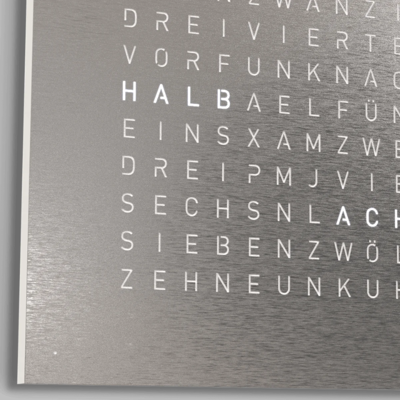 Horloge Earth 45 boitier blanc - Façade Stainless Steel, Qlocktwo, visuel 4