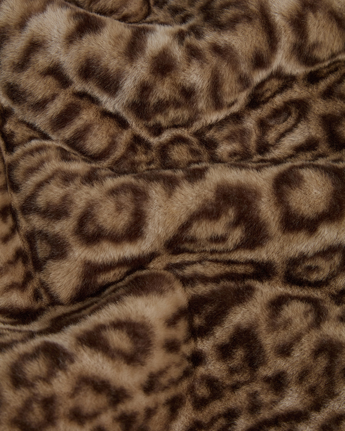Fausse fourrure Apparis, coloris Light Leopard, détail
