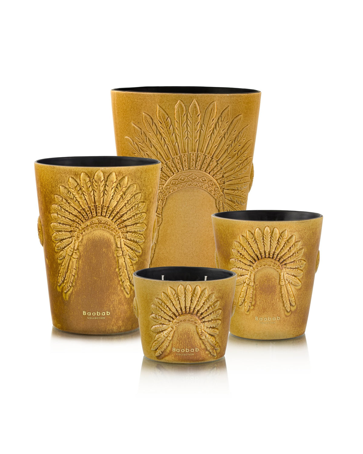 Les quatre tailles de la bougie Baobab Geronimo, collection Eagle's Pride : céramique sculptée ocre brun